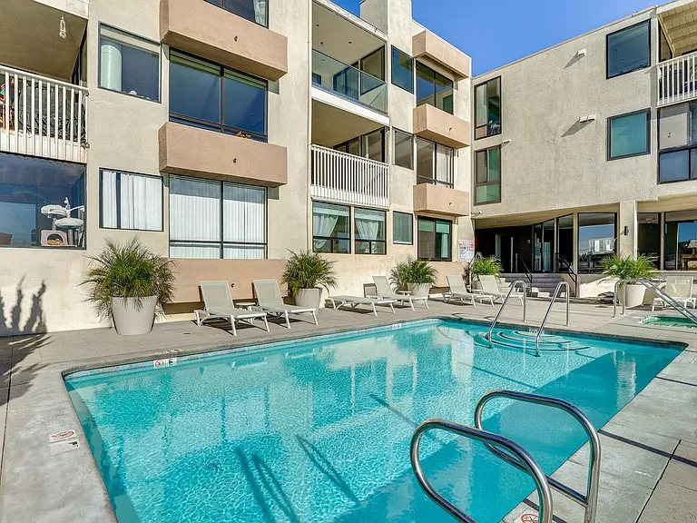 4513 Cove Dr #1-ID1546044P — Photo 18