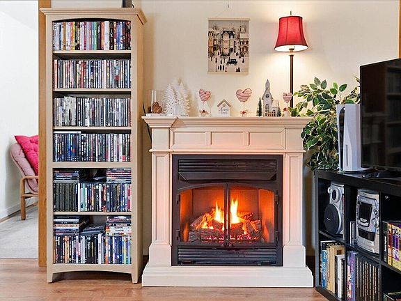 4th image of 59 Vanner Road