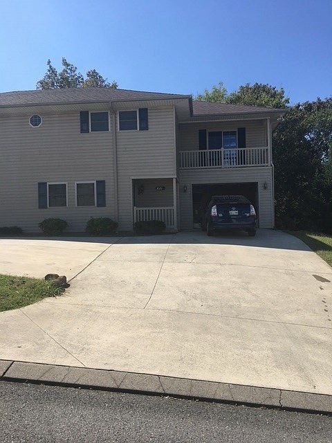 1st image of 3526 Walnut Grove Ln NE