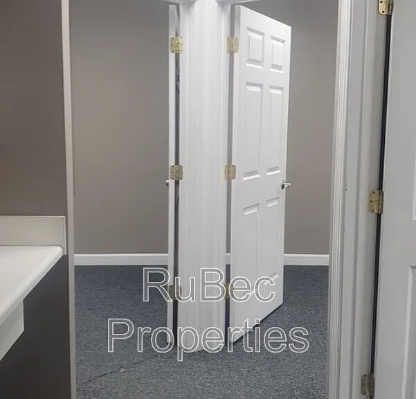 1931 J N Pease Pl #202 — Photo 17