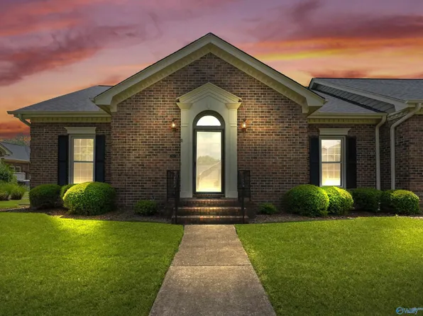 207 Beauchamp Pl SW Unit 207, Huntsville, AL 35802