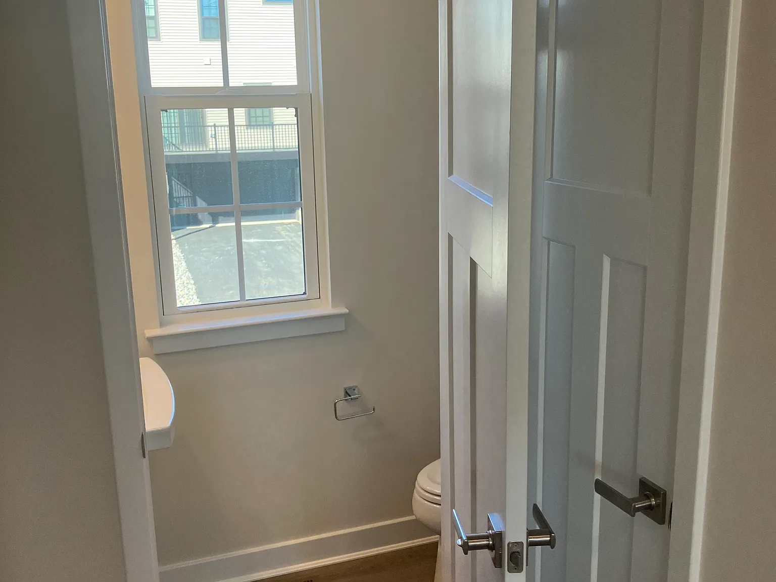 343 E Cochran St — Photo 3