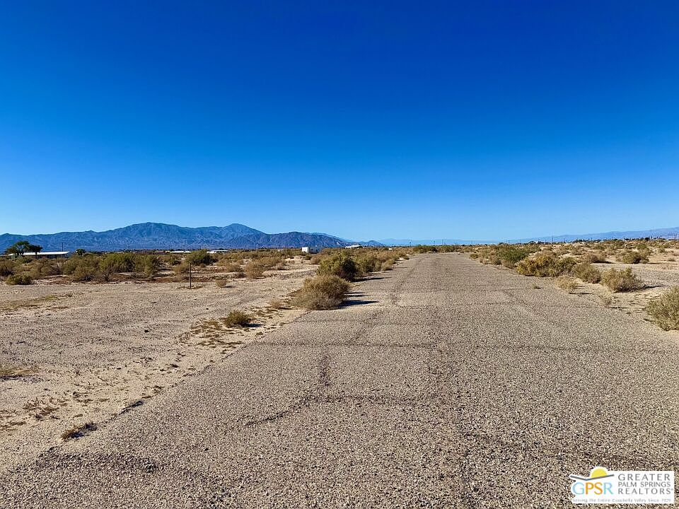 2nd image of 2215 La Brisa Ct