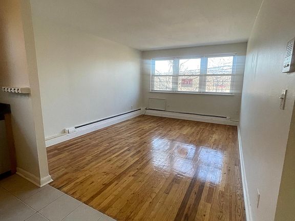 3rd image of 530 Throggs Neck Expy APT 1