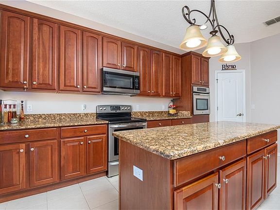 5th image of 495 N Pine Meadow Dr