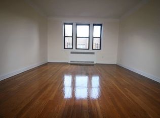 15503 90th Ave, Jamaica, NY 11432