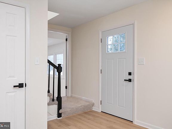 4th image of 102 Brandywine Pl