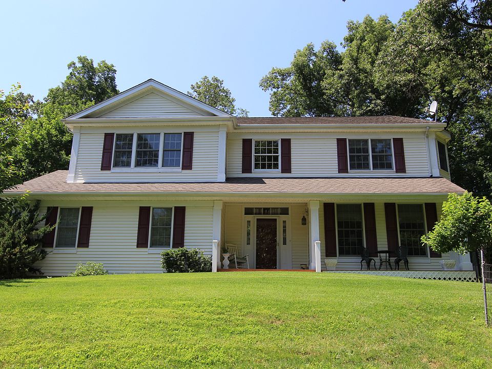 1st image of 6 Janet Ln