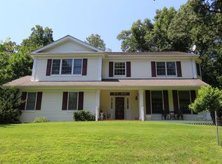 6 Janet Ln, Cortlandt Manor, NY 10567
