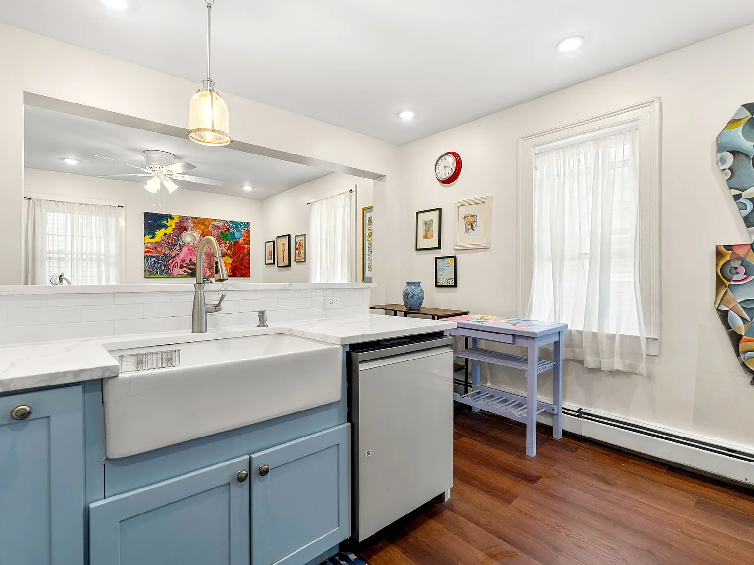 3 bed, 1117 sqft, $2,950 — Photo 3