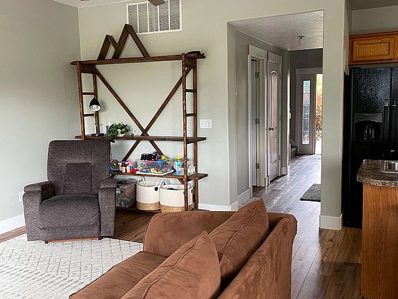 5th image of 1482 N June St