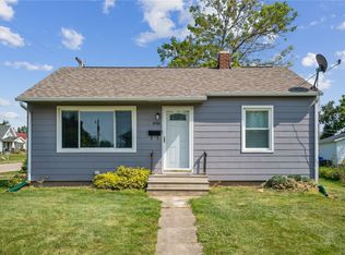 1060 17th St NE, Cedar Rapids, IA 52402
