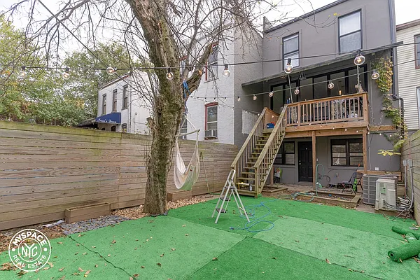 Rented by MySpaceNYC | media 10