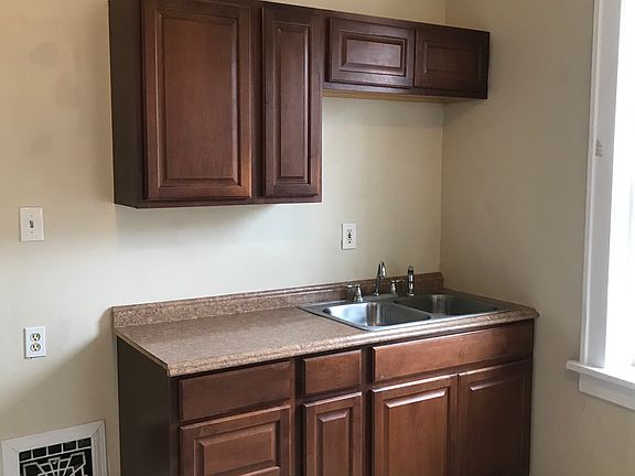 4th image of 4101 Dewey Ave #1F