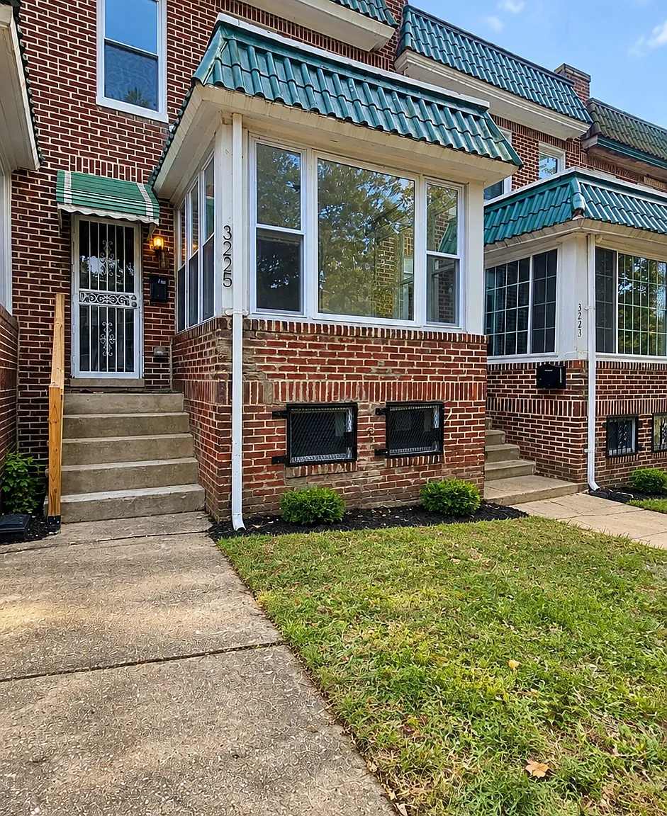4 bed, 1261 sqft, $1,975 — Photo 1