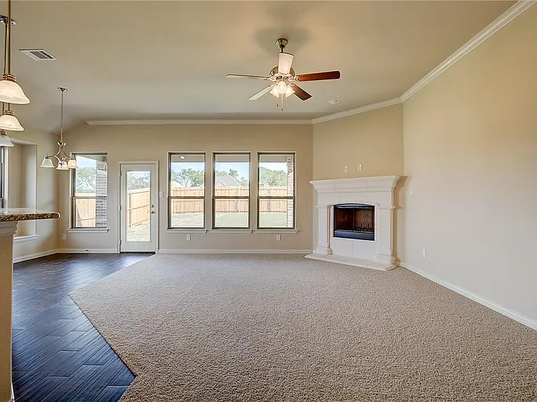 2100 McCallister Dr — Photo 33