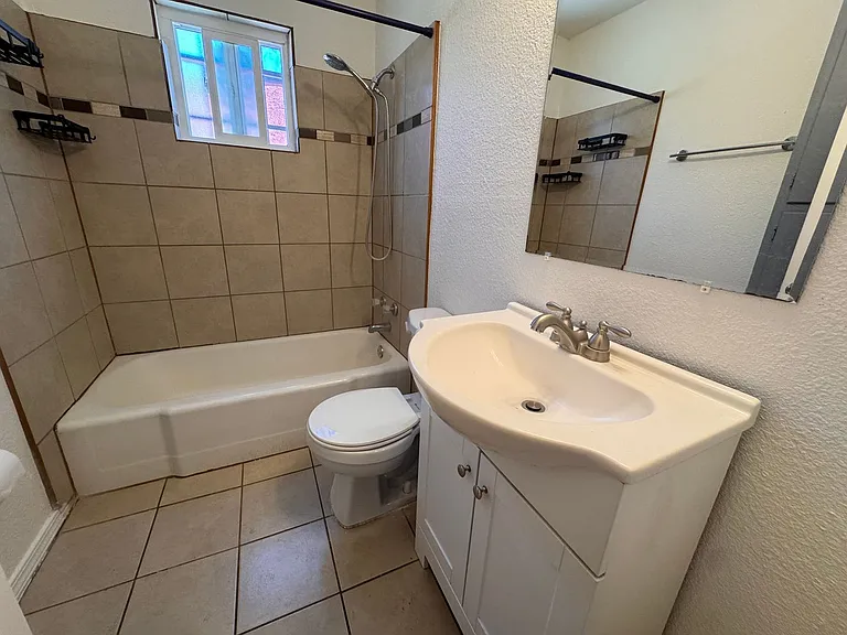 328 Utah St NE — Photo 7