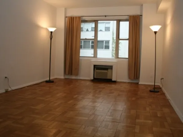 310 East 49th Street image 1 of 4