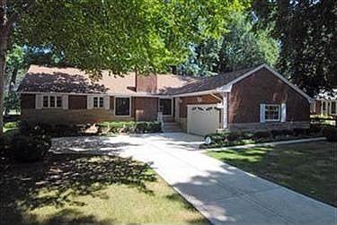 1st image of 22070 Hilliard Blvd