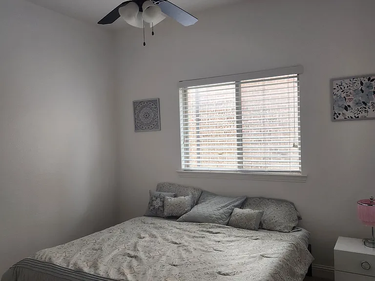 10647 Kingsford Ln — Photo 8