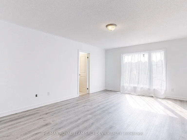 73 Pine Gate Pl — Photo 18