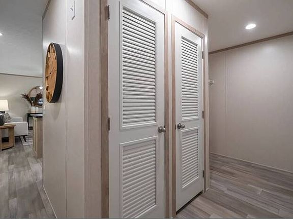 3rd image of 1365 Kingston Dr #141