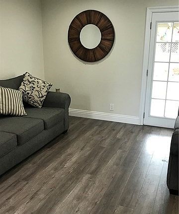3rd image of 527 Greenberry Dr