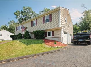 7 White Birch Ln, Beacon Falls, CT 06403