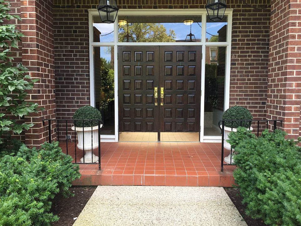 2nd image of 1290 N Western Ave APT 308