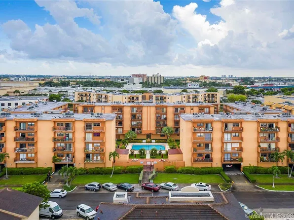 1800 W 54th St, Hialeah, FL