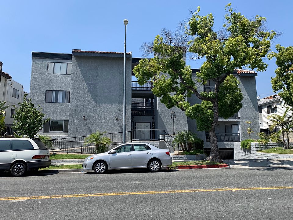 1st image of 331 W Wilson Ave Unit 303