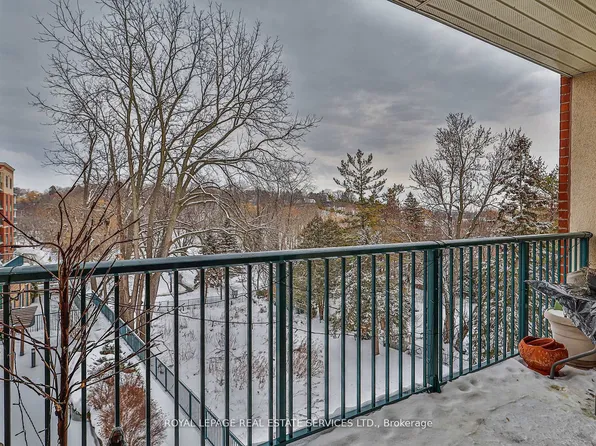 33 Wallace St #303, Vaughan, ON L4L 9L4