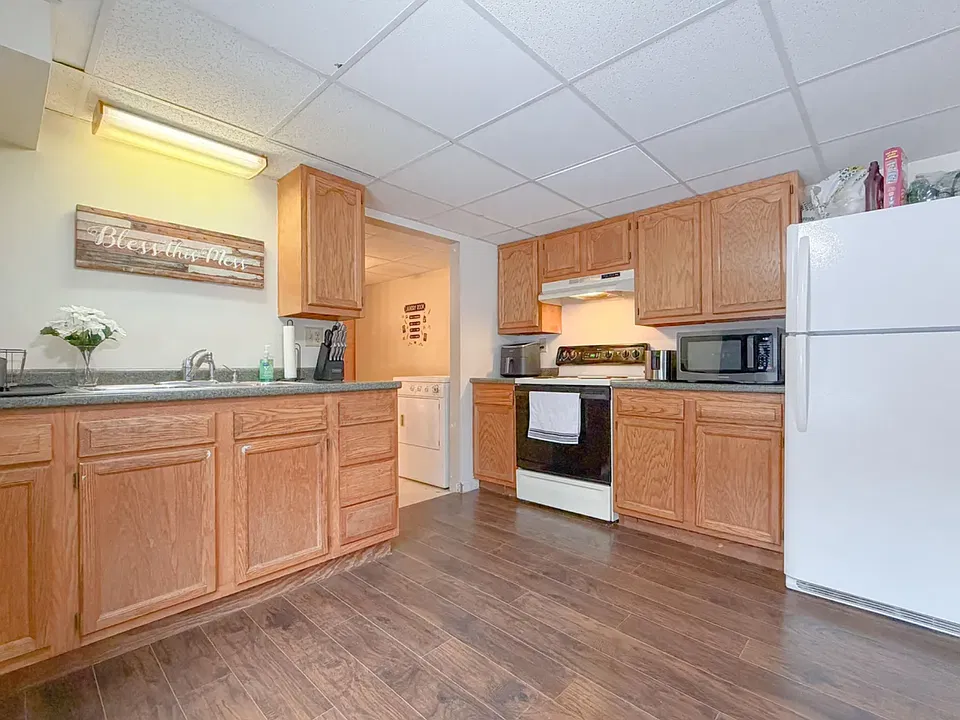 21 Hillside Ave #2
