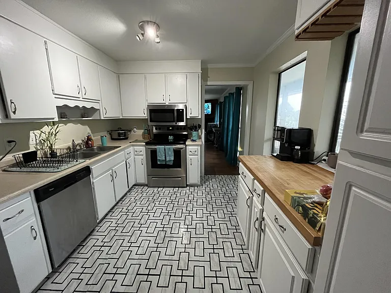 903 Largo Dr — Photo 8