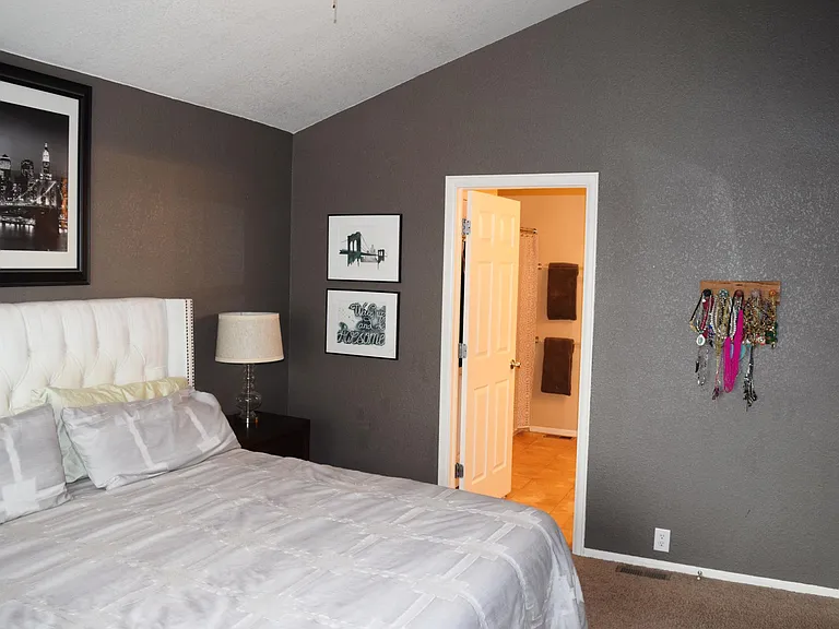11342 Niagara St — Photo 14