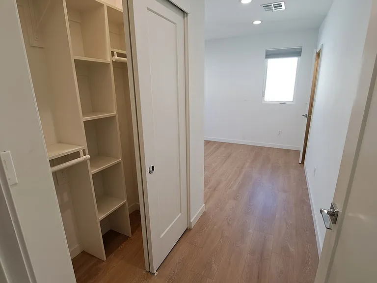 5631 Whitnall Hwy #1/2 — Photo 25
