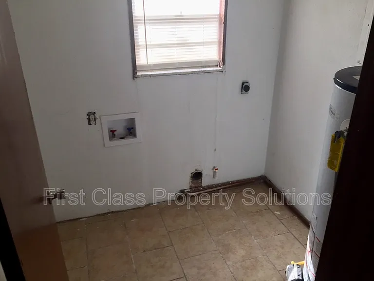 704 S Hadden Ave — Photo 4