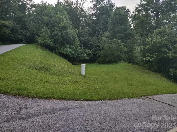 70 Wedge Loop Ct #62, Mills River, NC 28759