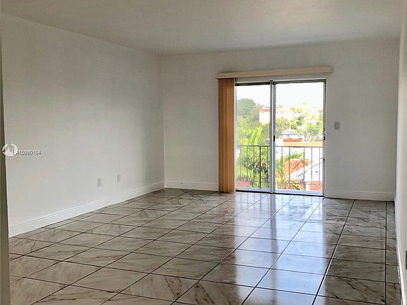 4th image of 575 NE 143rd St APT 305