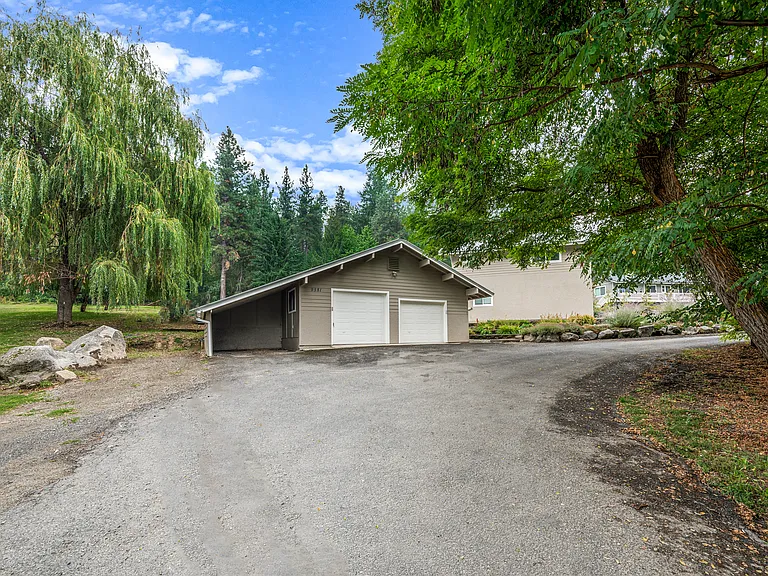 9581 E Leavenworth Rd — Photo 25