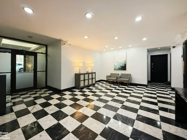 225 East 76th Street image 7 of 9