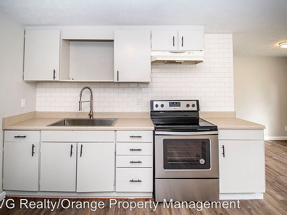2nd image of 3420 Jones St APT A