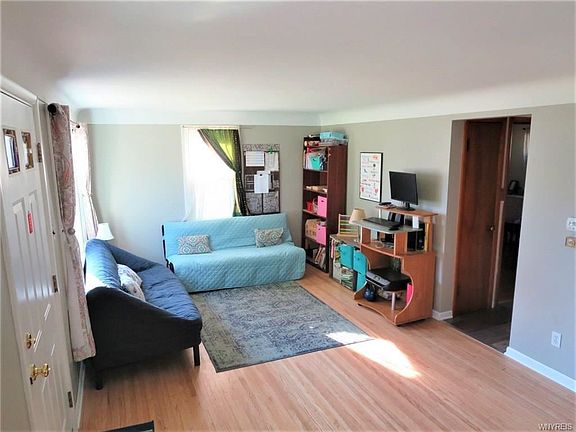 3rd image of 84 Cantwell Dr