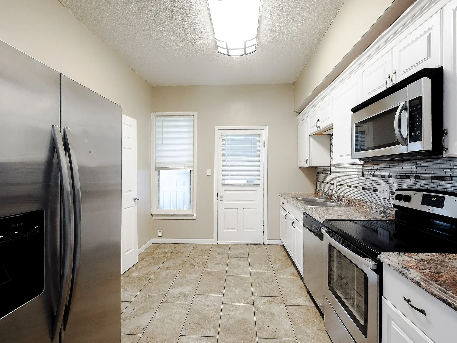 4 bed, 1452 sqft, $1,499 — Photo 3