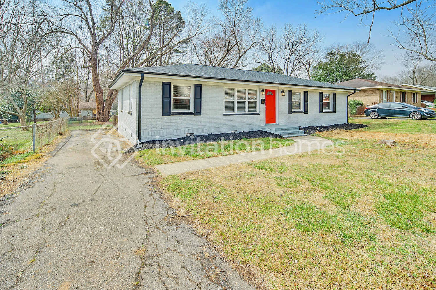 4240 Winedale Ln Charlotte, NC 28205 — Photo 1