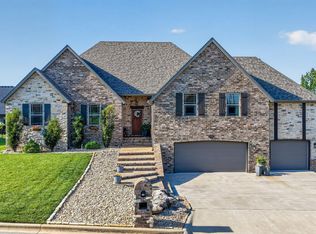 102 E Ironwood Dr, Republic, MO 65738