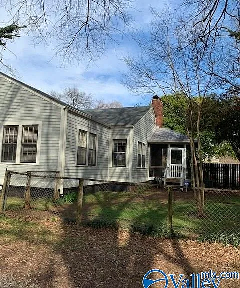 608 California St SE — Photo 11