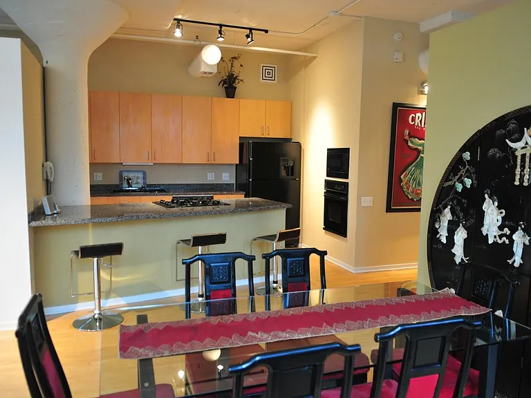 130 S Canal St #5 — Photo 20