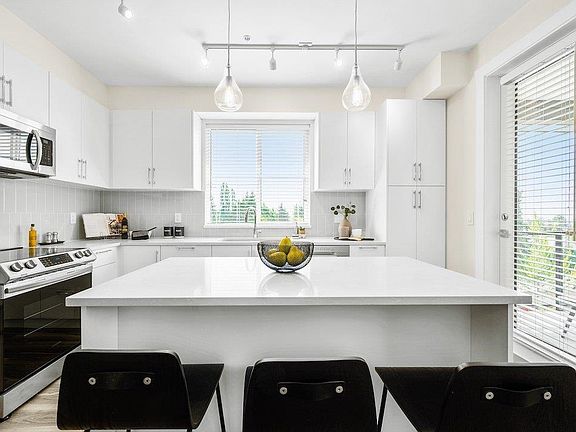 5th image of 20356 72b Ave #214