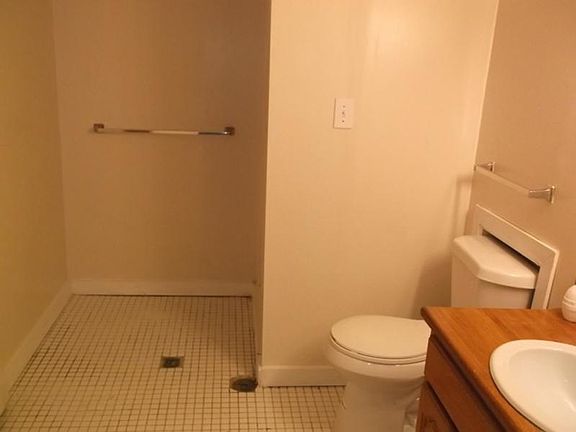 3rd image of 405 W Vermont St